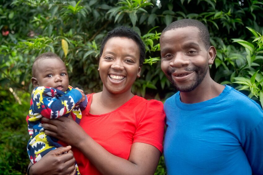 Enok Birimoyesu with his family